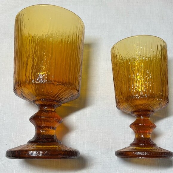 Ravenhead Siesta Amber Textured Goblets Wine Glass 1970s 8 larger5 small - Picture 4 of 12